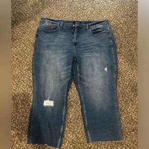 Judy Blue boyfriend capri with knee hole